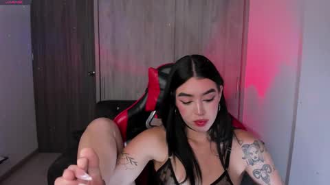 Snapshot of zoee_jackson chatting on 1, 2, 2026 zoee jackson online show from 1, 2, 2026