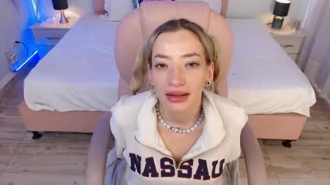 Snapshot of zoee_joness chatting on 14, 5, 2026 zoe online show from 14, 5, 2026