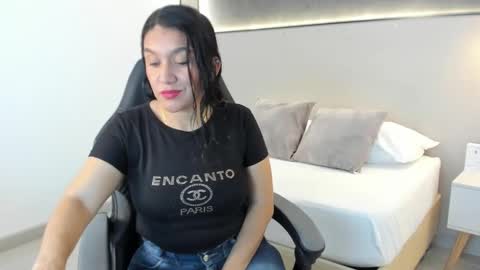 zoee_zi online show from 27, 9, 2025