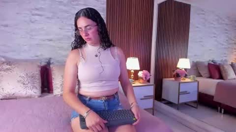 Snapshot of zoehiltonx chatting on 18, 7, 2026 zoehiltonx online show from 18, 7, 2026