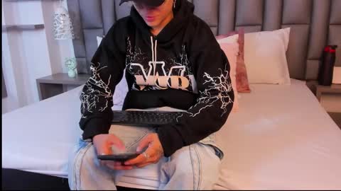 Zoe Krug online show from 31, 3, 2026