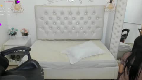 zoeth_ruiz online show from 18, 1, 2025