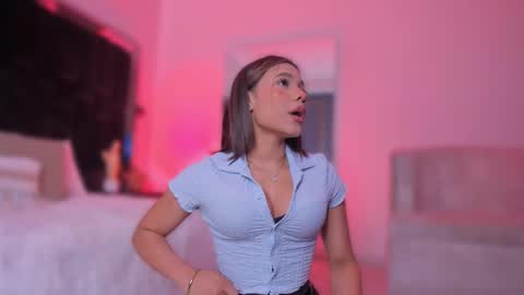 zoevidal_ online show from 13, 9, 2025