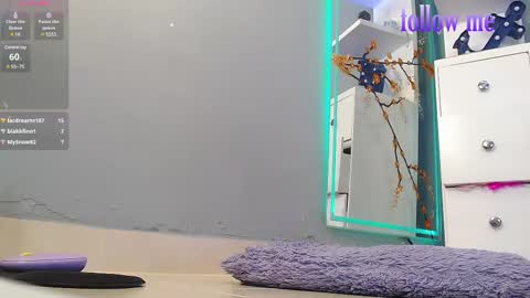 zoey fox  online show from 8, 3, 2025