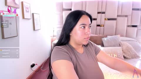 Snapshot of zoey_thommpson chatting on 17, 2, 2026 zoey thommpson online show from 17, 2, 2026