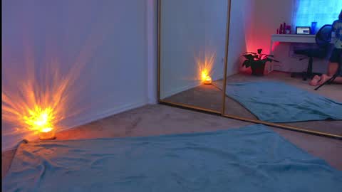 Zoeydanner online show from 19, 1, 2025