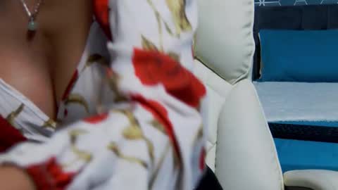 Zoey online show from 23, 9, 2025