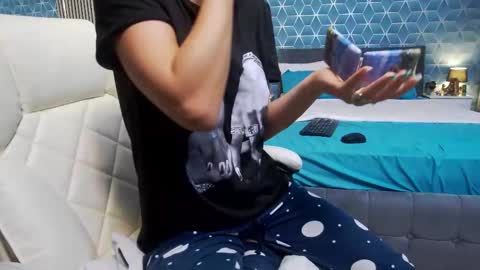 Zoey online show from 3, 10, 2025