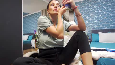 Zoey online show from 6, 11, 2025