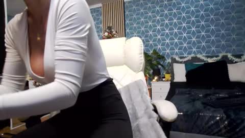 Zoey online show from 2, 12, 2025