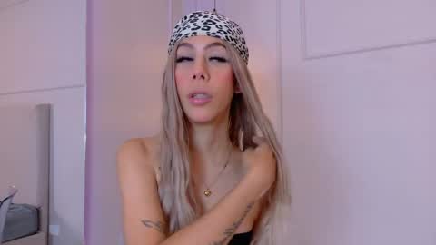 Zoey online show from 25, 5, 2026