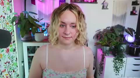 Zoey Ryan online show from 13, 7, 2026