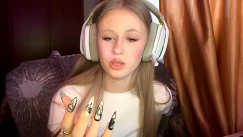 Snapshot of zofiahoetger chatting on 21, 2, 2026 Lisa online show from 21, 2, 2026