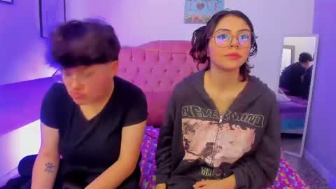 Snapshot of zooble_28 chatting on 22, 6, 2026 Nick And Mia online show from 22, 6, 2026