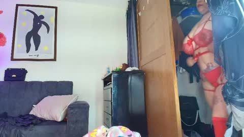 zully_green online show from 15, 4, 2026