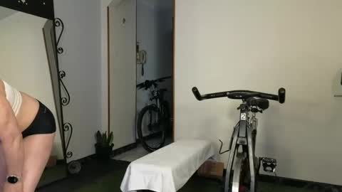 Snapshot of zuly_zahir_01 chatting on 6, 3, 2025 zuly goode online show from 6, 3, 2025