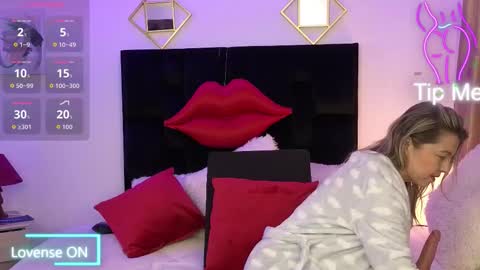 Snapshot of zuly_zahir_01 chatting on 13, 11, 2025 zuly goode online show from 13, 11, 2025