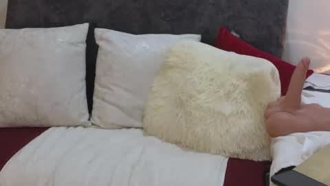 Snapshot of zuly_zahir_01 chatting on 16, 4, 2026 zuly goode online show from 16, 4, 2026