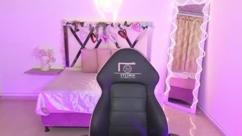 Snapshot of zury_tay chatting on 15, 9, 2025 ZURY online show from 15, 9, 2025