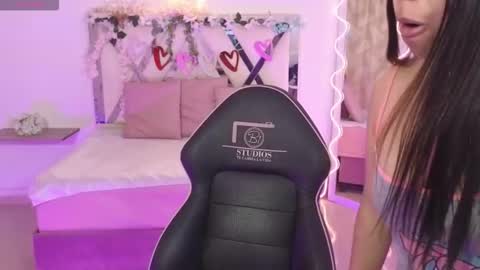 Snapshot of zury_tay chatting on 21, 9, 2025 ZURY online show from 21, 9, 2025