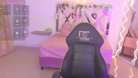 Snapshot of zury_tay chatting on 26, 9, 2025 ZURY online show from 26, 9, 2025