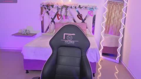 Snapshot of zury_tay chatting on 16, 10, 2025 ZURY online show from 16, 10, 2025