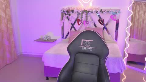 Snapshot of zury_tay chatting on 17, 10, 2025 ZURY online show from 17, 10, 2025