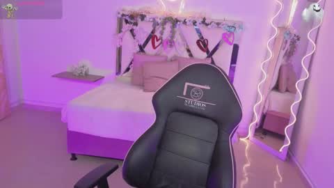 Snapshot of zury_tay chatting on 30, 10, 2025 ZURY online show from 30, 10, 2025