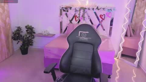 Snapshot of zury_tay chatting on 14, 11, 2025 ZURY online show from 14, 11, 2025