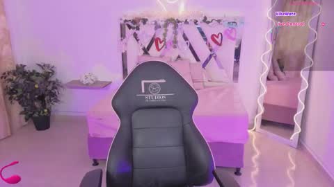 Snapshot of zury_tay chatting on 19, 11, 2025 ZURY online show from 19, 11, 2025