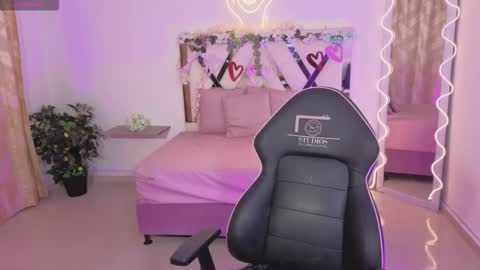 Snapshot of zury_tay chatting on 25, 11, 2025 ZURY online show from 25, 11, 2025