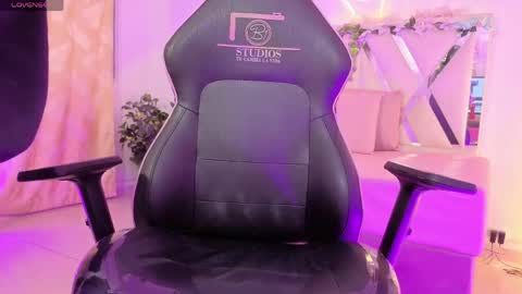 Snapshot of zury_tay chatting on 4, 6, 2026 ZURY online show from 4, 6, 2026