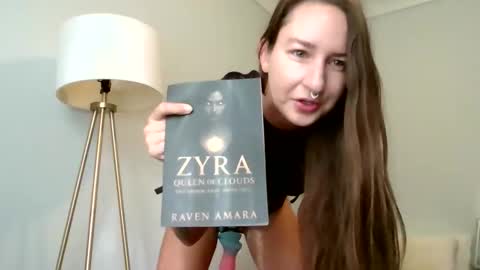 Zyra Cloud online show from 21, 11, 2025