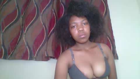 zyraelle_01 online show from 23, 4, 2026