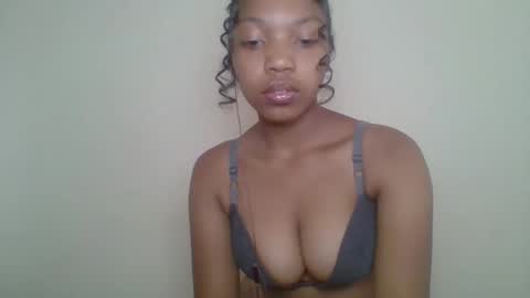 zyraelle_01 online show from 14, 5, 2026