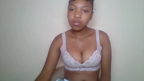 zyraelle_01 online show from 16, 5, 2026
