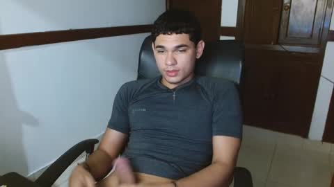Snapshot of zyrosxk chatting on 23, 9, 2025 antonio felipe online show from 23, 9, 2025