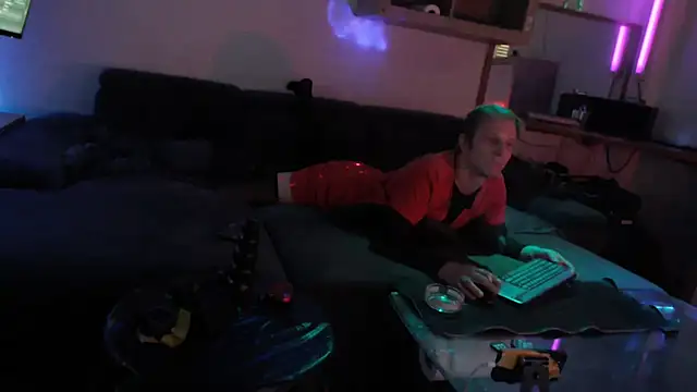 Snapshot of davidgntxxxxx chatting on 14, 12, 2025 davidgntxxxxx online show from 14, 12, 2025