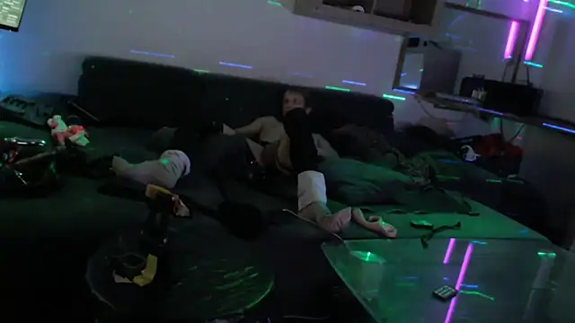 Snapshot of davidgntxxxxx chatting on 15, 12, 2025 davidgntxxxxx online show from 15, 12, 2025