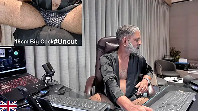 Snapshot of OnlineBossUK chatting on 11, 6, 2026 OnlineBossUK online show from 11, 6, 2026