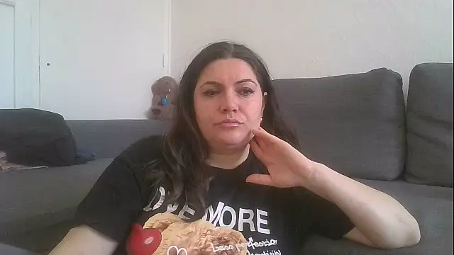 Snapshot of Squirtlady38 chatting on 6, 10, 2025 Squirtlady38 online show from 6, 10, 2025