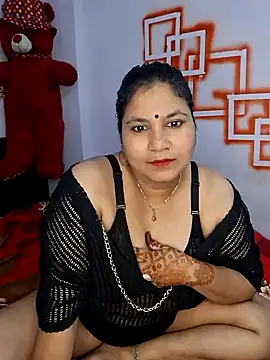 Snapshot of MOM-SUN-COUPLE chatting on 8, 12, 2024 MOM-SUN-COUPLE online show from 8, 12, 2024