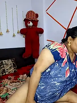 Snapshot of MOM-SUN-COUPLE chatting on 26, 1, 2025 MOM-SUN-COUPLE online show from 26, 1, 2025