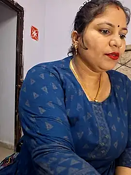 Snapshot of MOM-SUN-COUPLE chatting on 23, 2, 2025 MOM-SUN-COUPLE online show from 23, 2, 2025