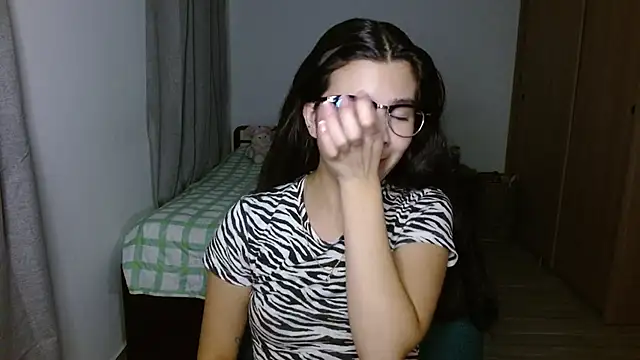 mia  lopez  online show from 23, 10, 2025