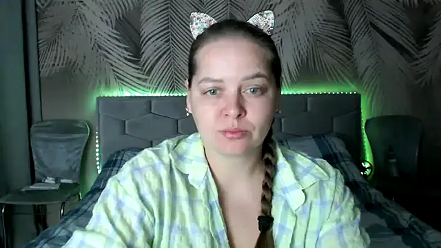 uliastar online show from 13, 10, 2025