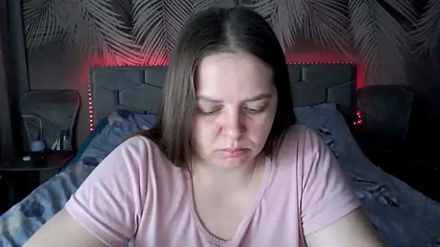 uliastar online show from 15, 4, 2026