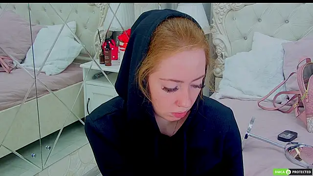 TinaBrook online show from 15, 10, 2025