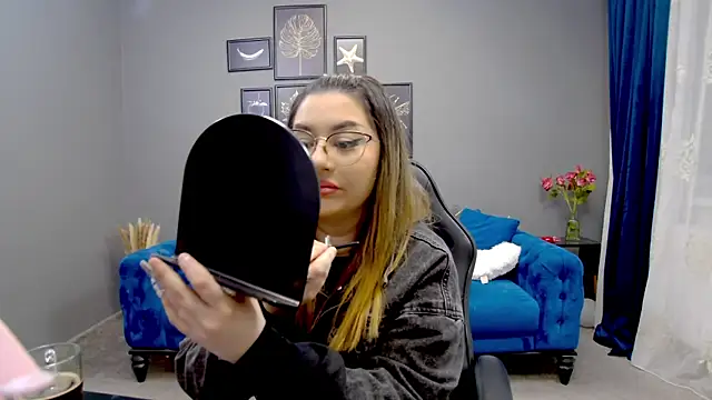 Snapshot of Katewalker_ chatting on 3, 3, 2025 Katewalker online show from 3, 3, 2025