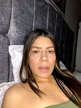 Snapshot of martina_contreras chatting on 30, 10, 2025 martina contreras online show from 30, 10, 2025